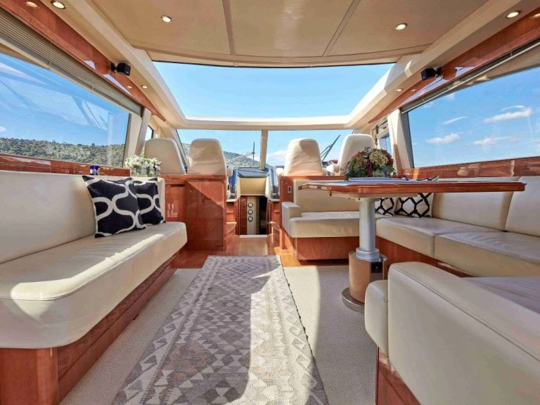 Alquiler de embarcaciones Princess, UK ALLY enAtenas en Samboat