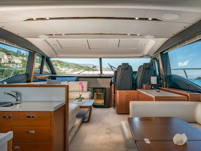 Alquiler de embarcaciones Princess, UK FAR &amp; AWAY enGouviá en Samboat