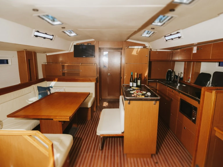 Alquiler de Velero, con o sin patrón Bavaria Adeje