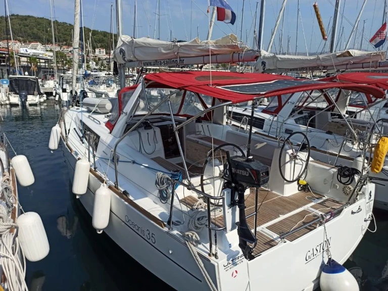 Alquiler de Bénéteau Oceanis 35 en Split