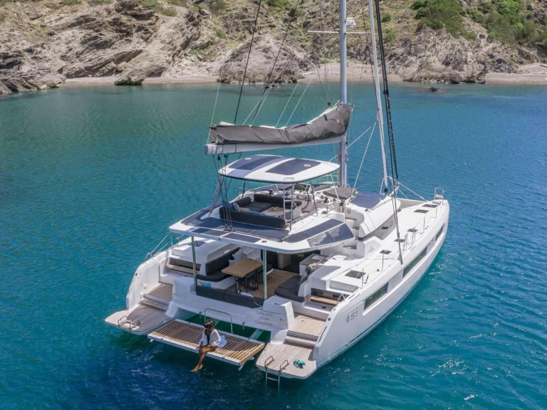 Alquiler de Catamarán, con o sin patrón Lagoon Antibes