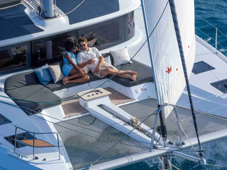 Alquiler Catamarán Lagoon con o sin  título de navegación