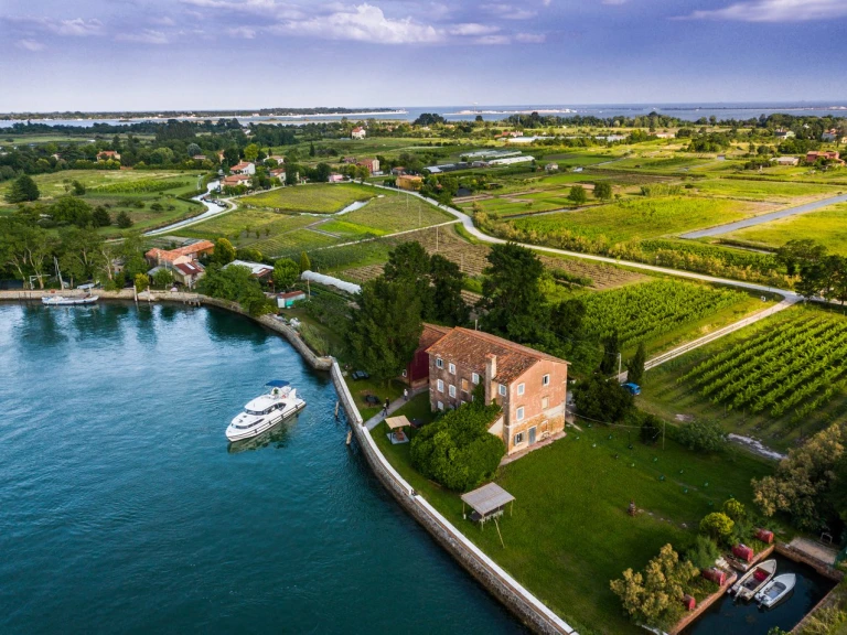 Yate de lujo para alquilar Casale sul Sile al mejor precio