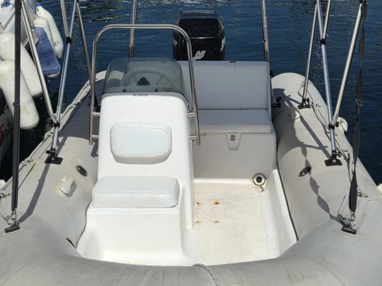 Zodiac International de alquiler a Toulon