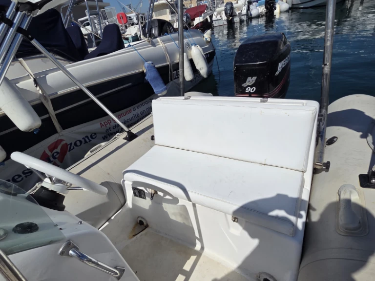 Alquiler de Zodiac International en Toulon