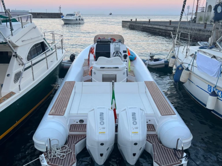 Alquiler de barcos Nápoles barato de Salina 33