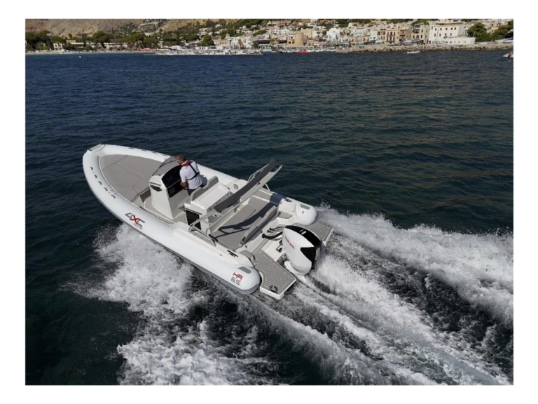 Alquiler de 4XC HA 8.5 en Saint-Florent