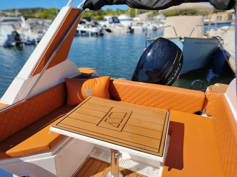 Alquiler de Tiger TL 850 en Saint-Raphaël