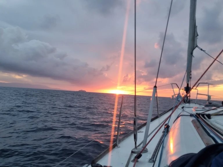 Alquiler de Velero, con o sin patrón Bénéteau Barcelona