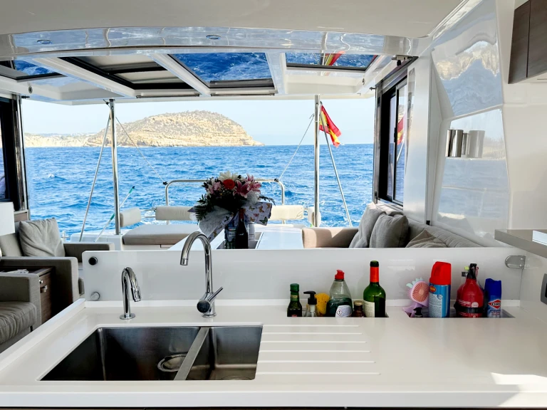 Alquiler de barcos Dénia barato de BALI4.2