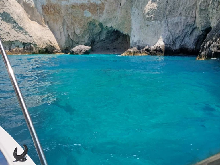 Alquiler Kerí - Poseidon Blu Water 170 en SamBoat