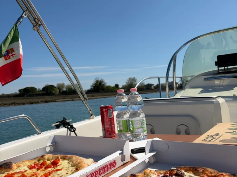 Alquiler de barcos San Giuliano - Venezia barato de Saver 690 Open