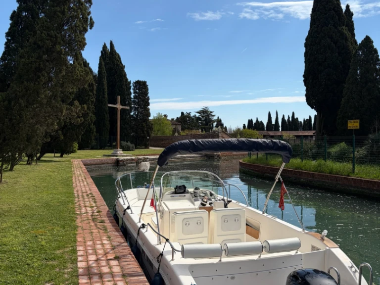 Alquiler de Saver Saver 690 Open en San Giuliano - Venezia