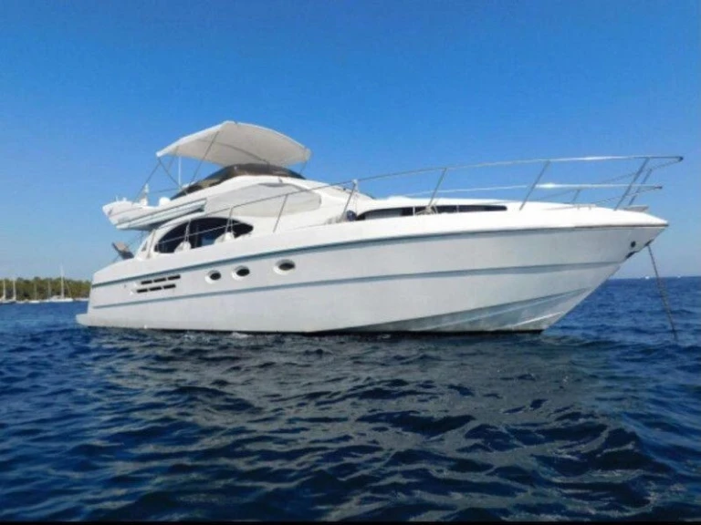 Alquiler de barcos Punta Ala barato de Azimut 46 Fly