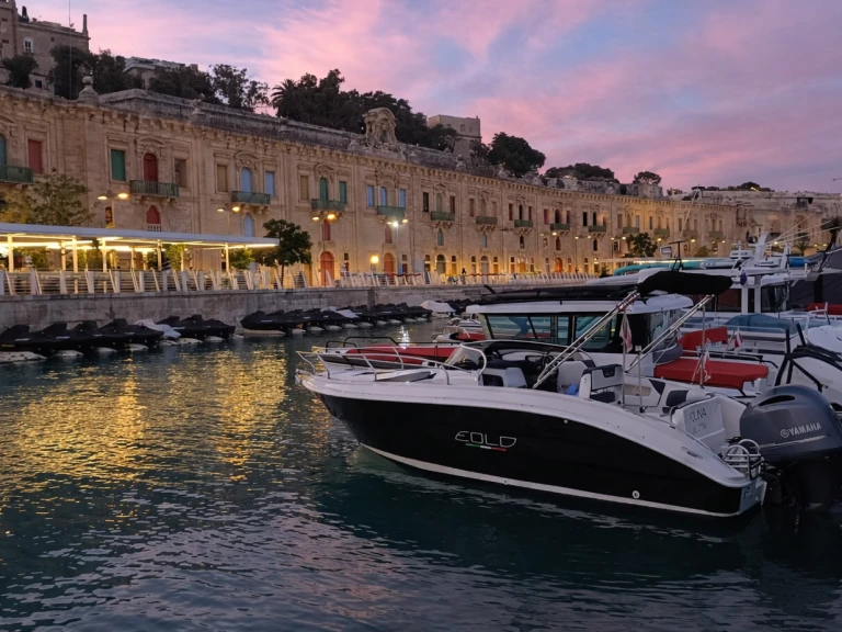 Lancha para alquilar Qawra al mejor precio