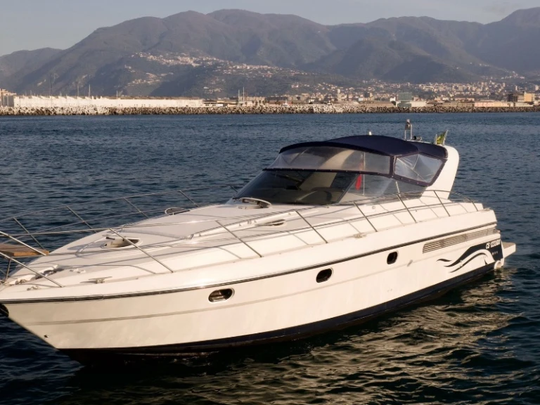 Alquiler de embarcaciones FIRELANE  43 enSorrento en Samboat