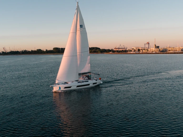 Alquiler Velero Dufour con o sin  título de navegación