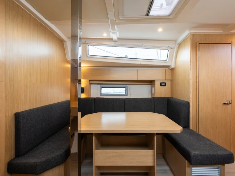 Bavaria Bavaria C38 de alquiler a Lefkáda