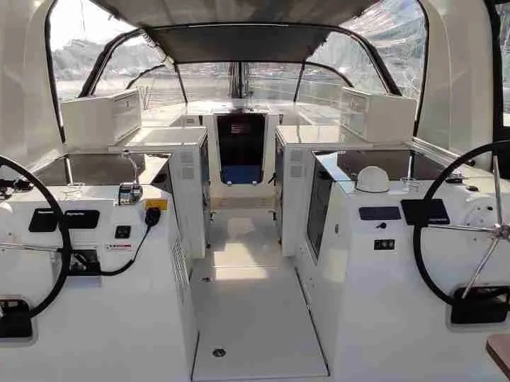 Alquiler de embarcaciones Jeanneau Sun Loft 47 enAgropoli en Samboat