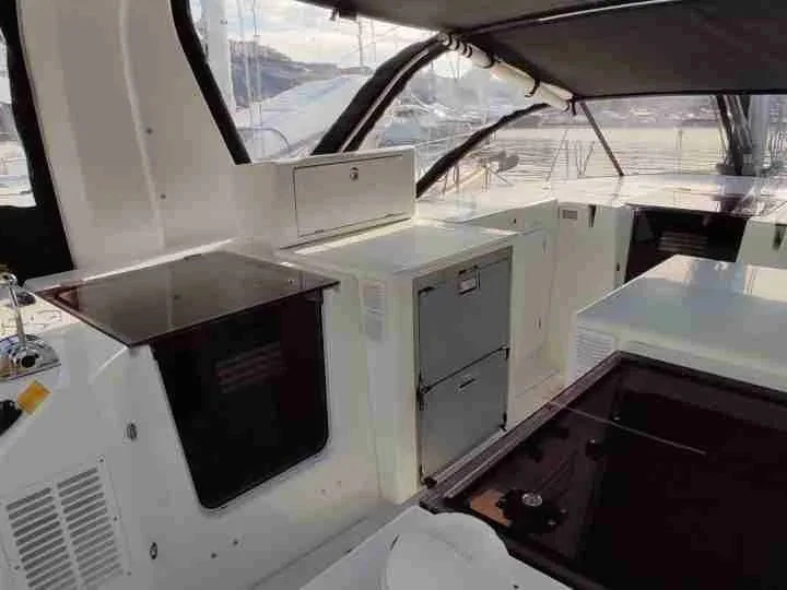 Alquiler de Velero, con o sin patrón Jeanneau Agropoli