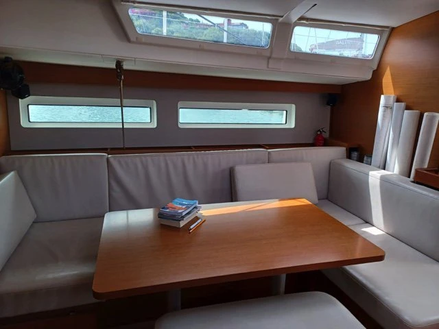 Alquiler de Jeanneau Sun Odyssey 490 en Portisco