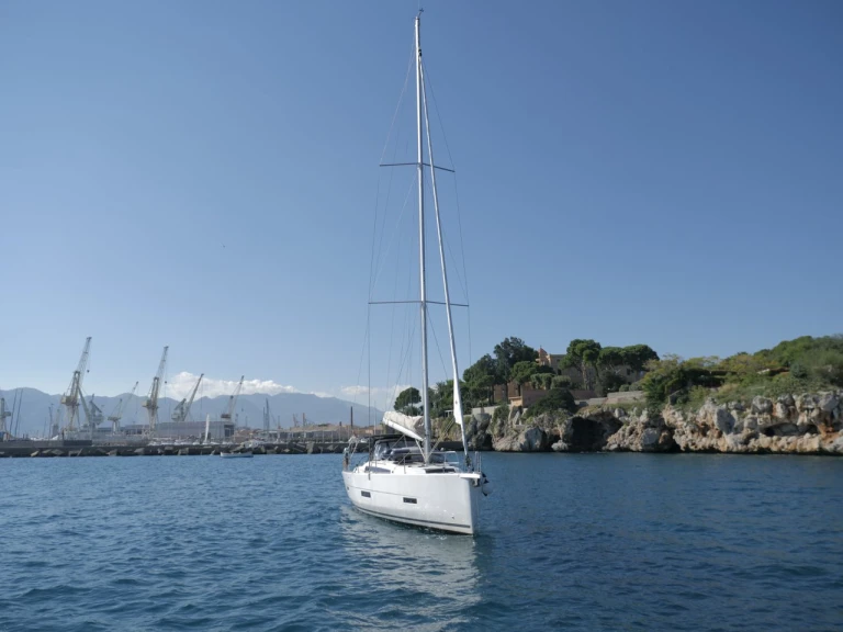 Alquiler de Velero, con o sin patrón Dufour Milazzo