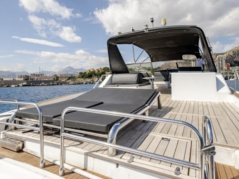 Alquiler de Leopard Catamarans / Robertson & Caine Leopard 23 - 3 + 1 cab. en Milazzo