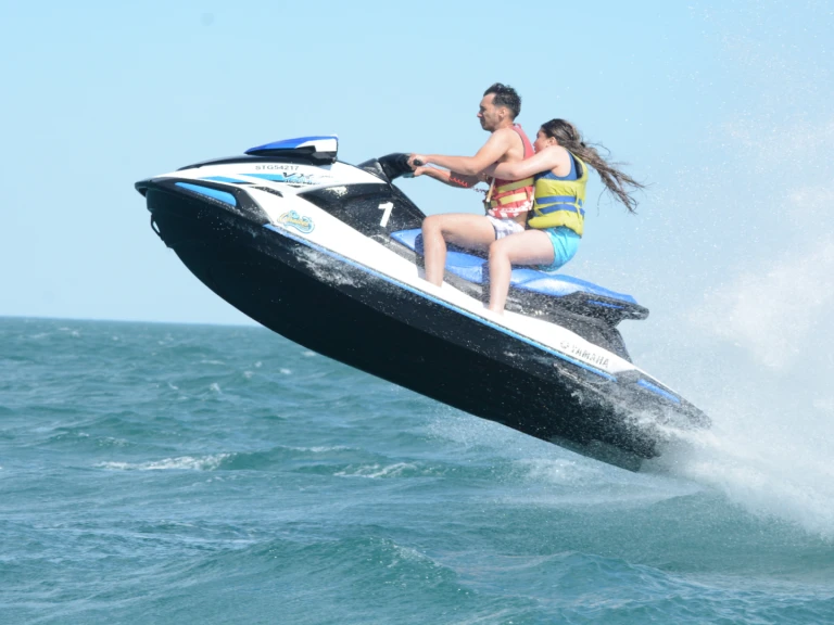 Alquiler de embarcaciones Yamaha Yamaha VX enSète en Samboat