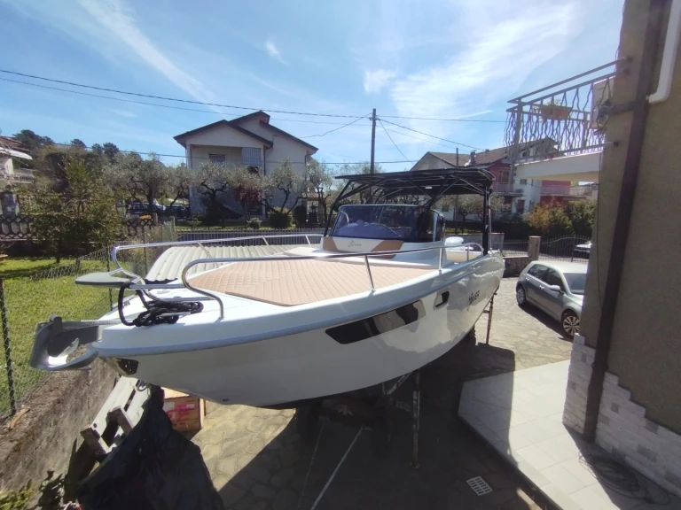 Lancha para alquilar Fezzano al mejor precio