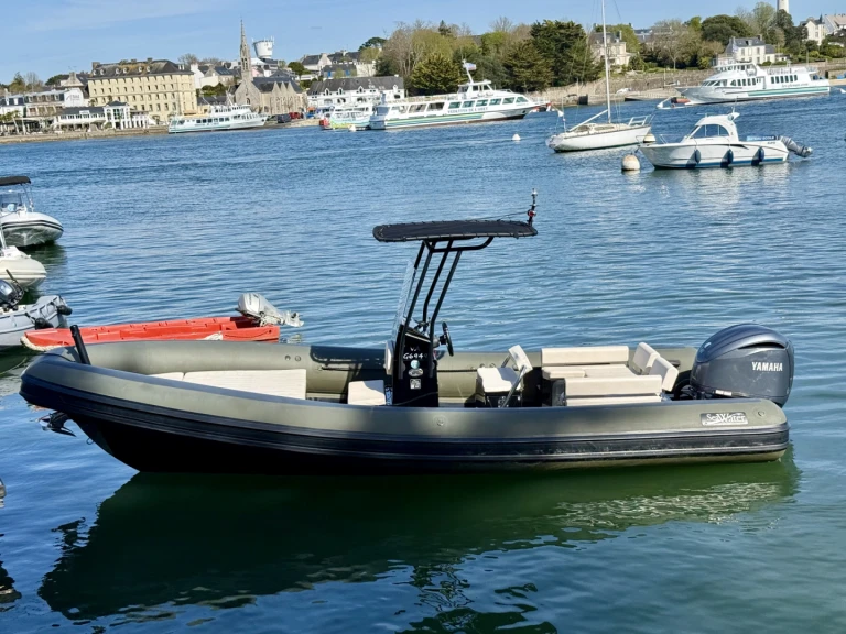 Alquiler de barcos Combrit barato de Sea Water Phantom 230