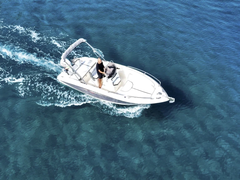 Trimarchi AMUNI de alquiler a Taormina