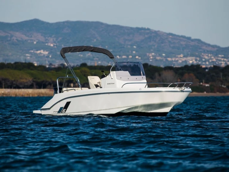 Alquiler de embarcaciones Bénéteau Flyer 6 SPACEdeck enSète en Samboat