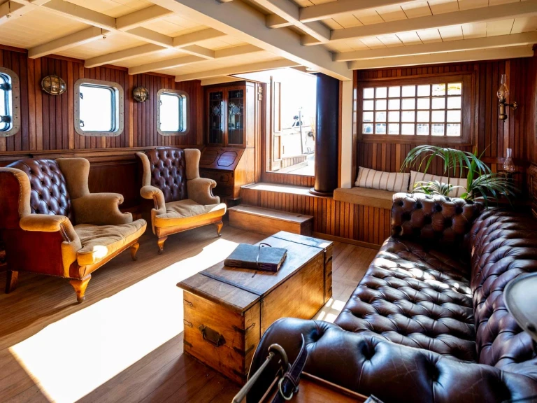 Velero para alquilar Capo d'Orlando al mejor precio