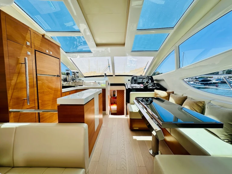 Alquiler Lancha Horizon con o sin  título de navegación