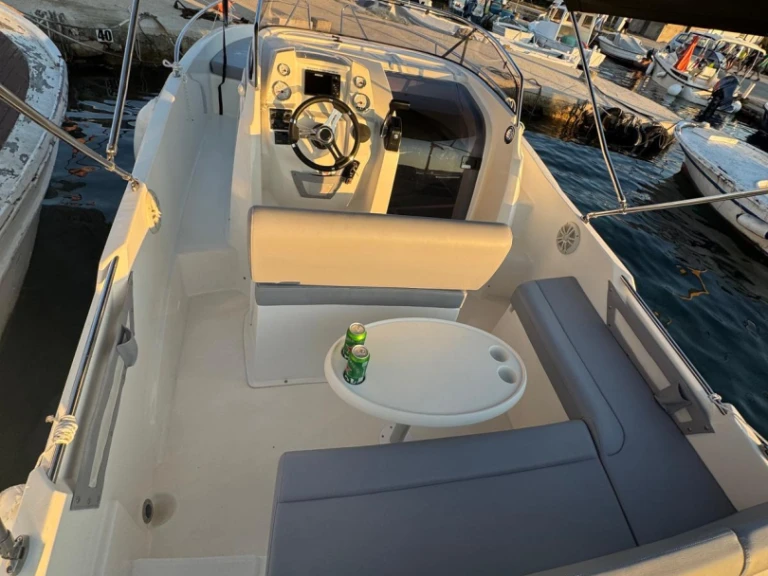 AM Yacht Prince 625 Sundeck de alquiler a Muline