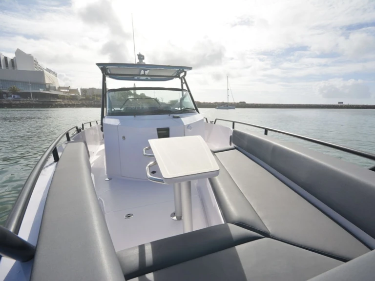 Alquiler de barcos Corfú barato de Axopar 28 T-Top