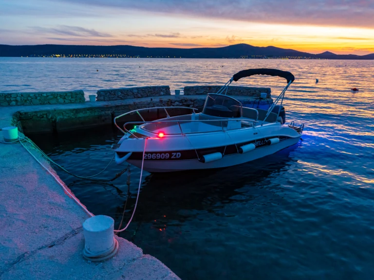 Lancha para alquilar Sveti Filip i Jakov al mejor precio