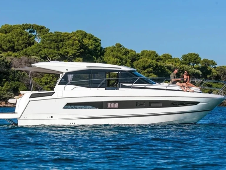 Alquiler Lancha Jeanneau con o sin  título de navegación