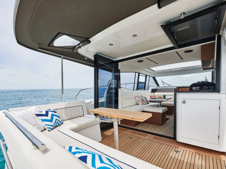 Alquiler Lancha Jeanneau con o sin  título de navegación