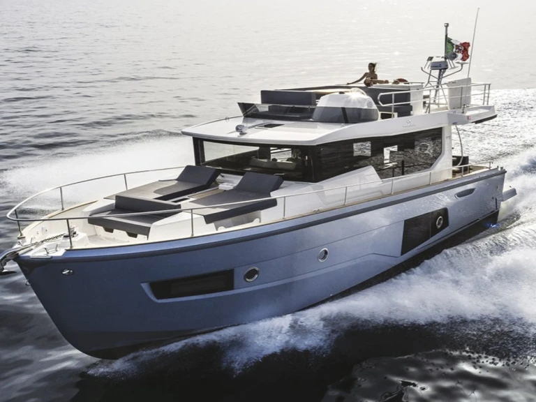 Alquiler de Cranchi Cranchi T43 Eco Trawler en Cerdeña