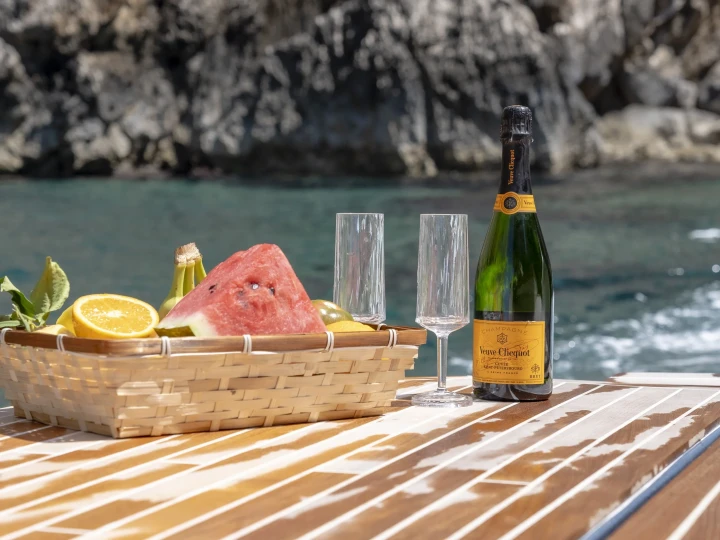 Alquiler Lancha Lilybaeum con o sin  título de navegación