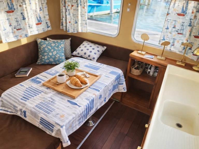 Alquiler de embarcaciones Locaboat Locaboat 935 enSaint-Jean-de-Losne en Samboat