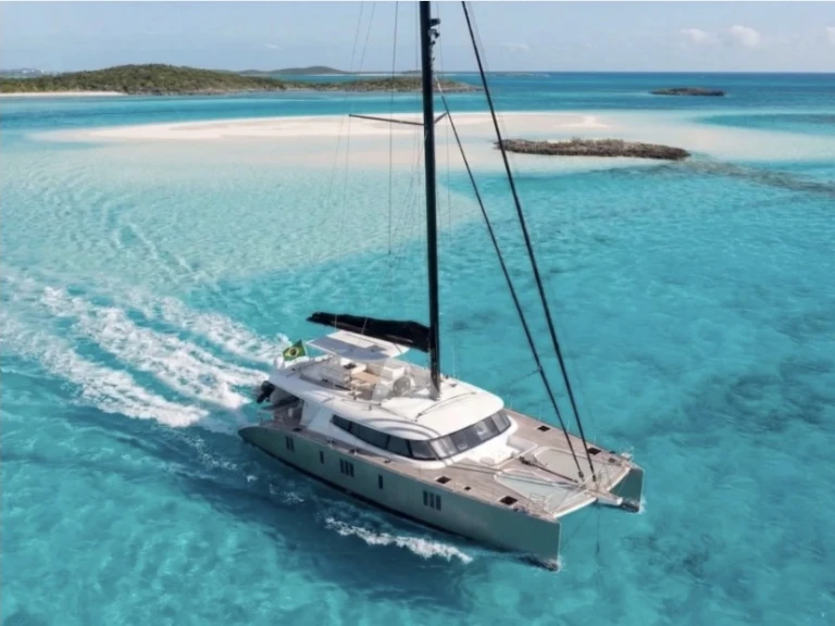 Alquiler de barcos Nassau barato de 74ft Sunreef Sailing Catamaran