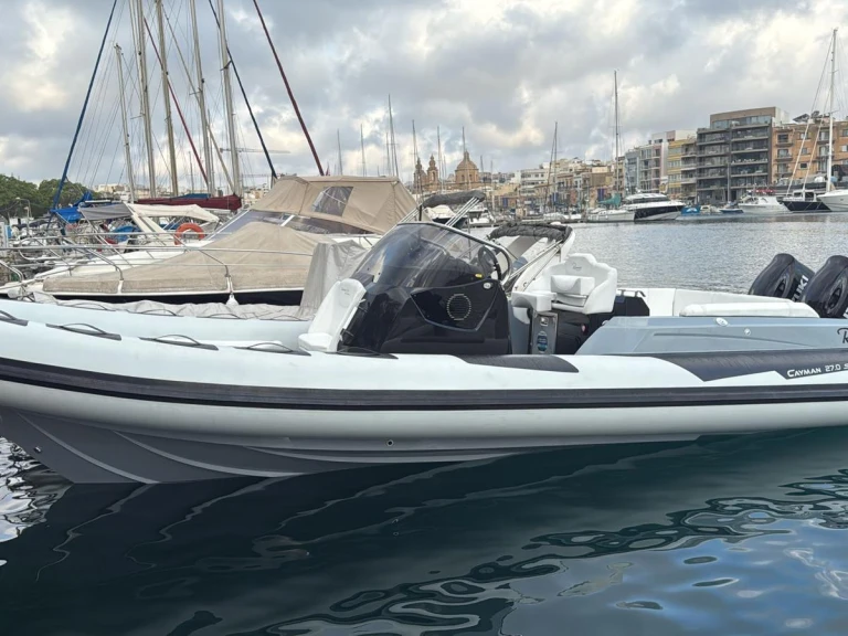 Alquiler de embarcaciones Ranieri Cayman 27 Sport Touring enPietà en Samboat