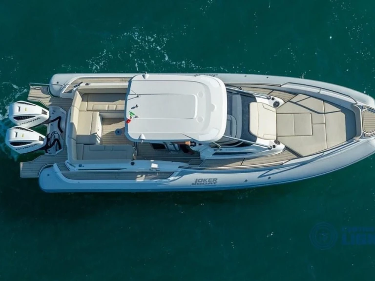 Alquiler de embarcaciones Joker Boat Clubman 32 enLa Maddalena en Samboat