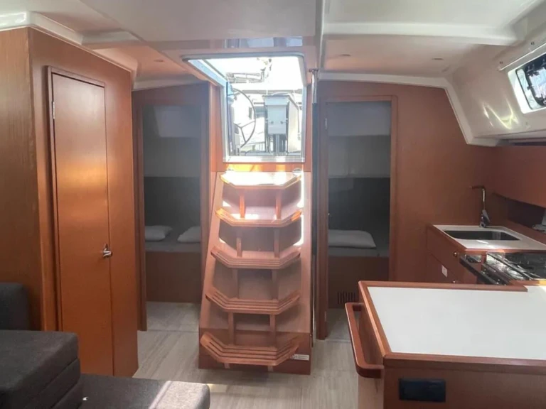 Velero para alquilar Paros (Isla) al mejor precio