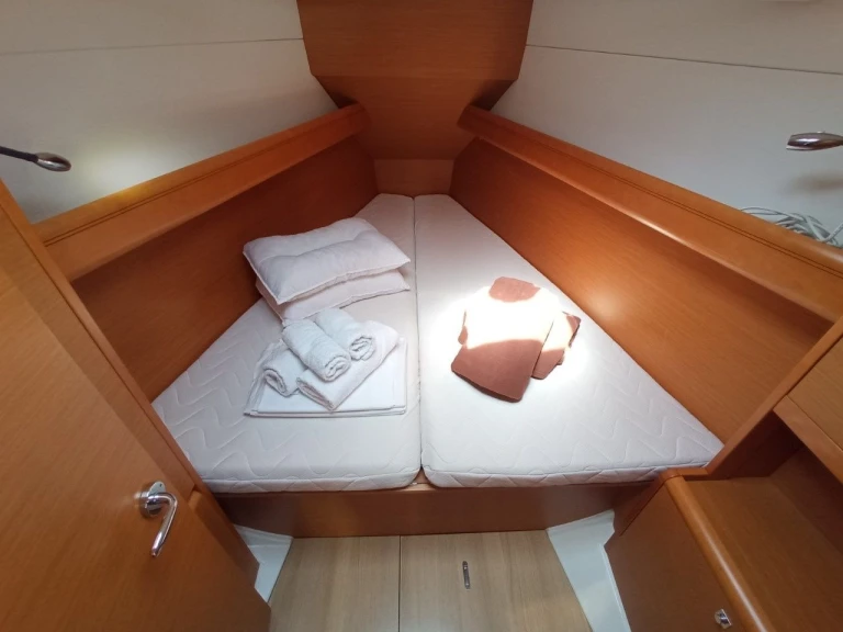 Jeanneau Sun Odyssey 379 (3 cab.) de alquiler a Lefkáda