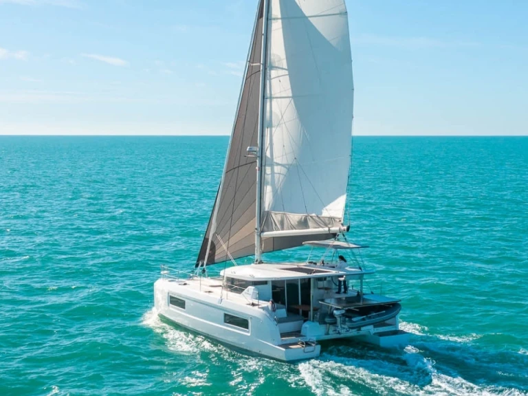 Alquiler Catamarán Lagoon con o sin  título de navegación