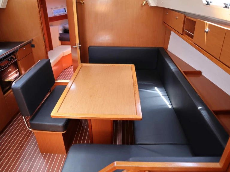 Velero para alquilar Néa Péramos al mejor precio