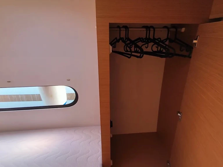 Alquiler de barcos Pula barato de Excess 11 (6 cab.)